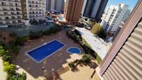 Piscina de Apartament en venda en Benidorm amb Aire condicionat, Calefacció i Jardí privat