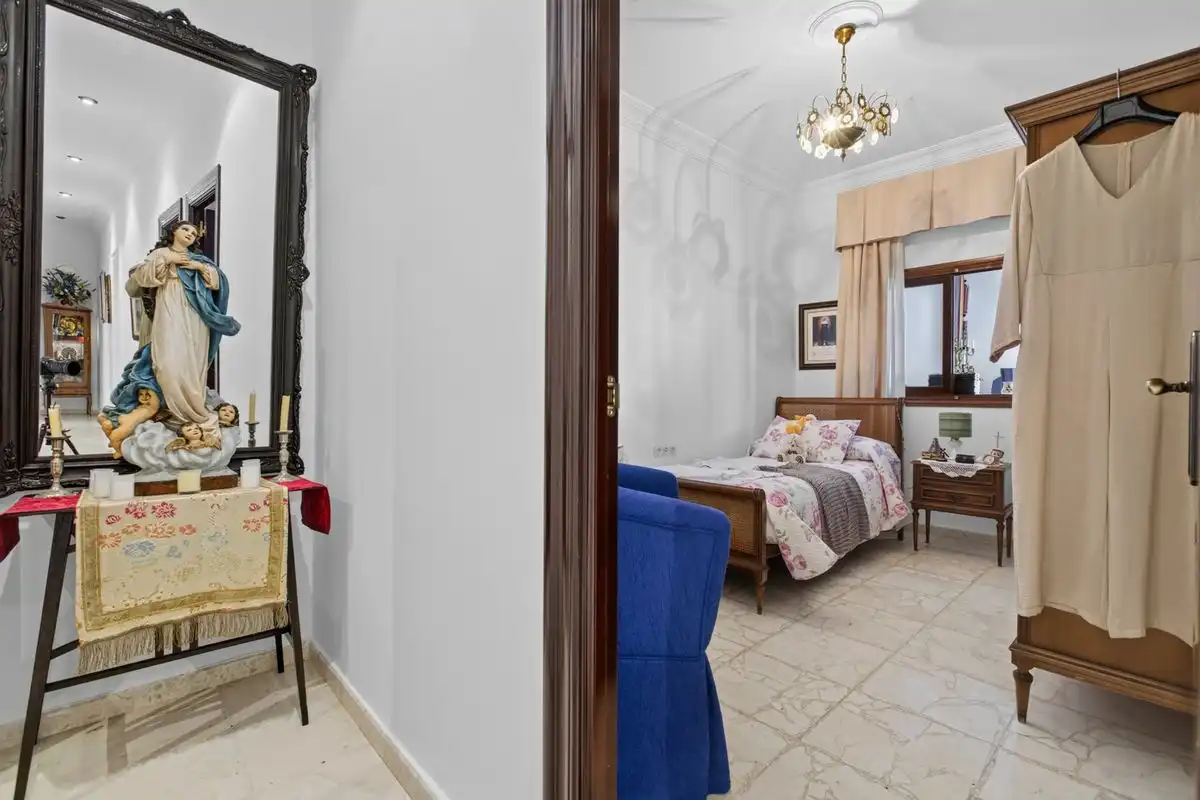 Schlafzimmer von Maisonette zum Verkauf in Bollullos de la Mitación mit Heizung, Privatgarten und Abstellraum