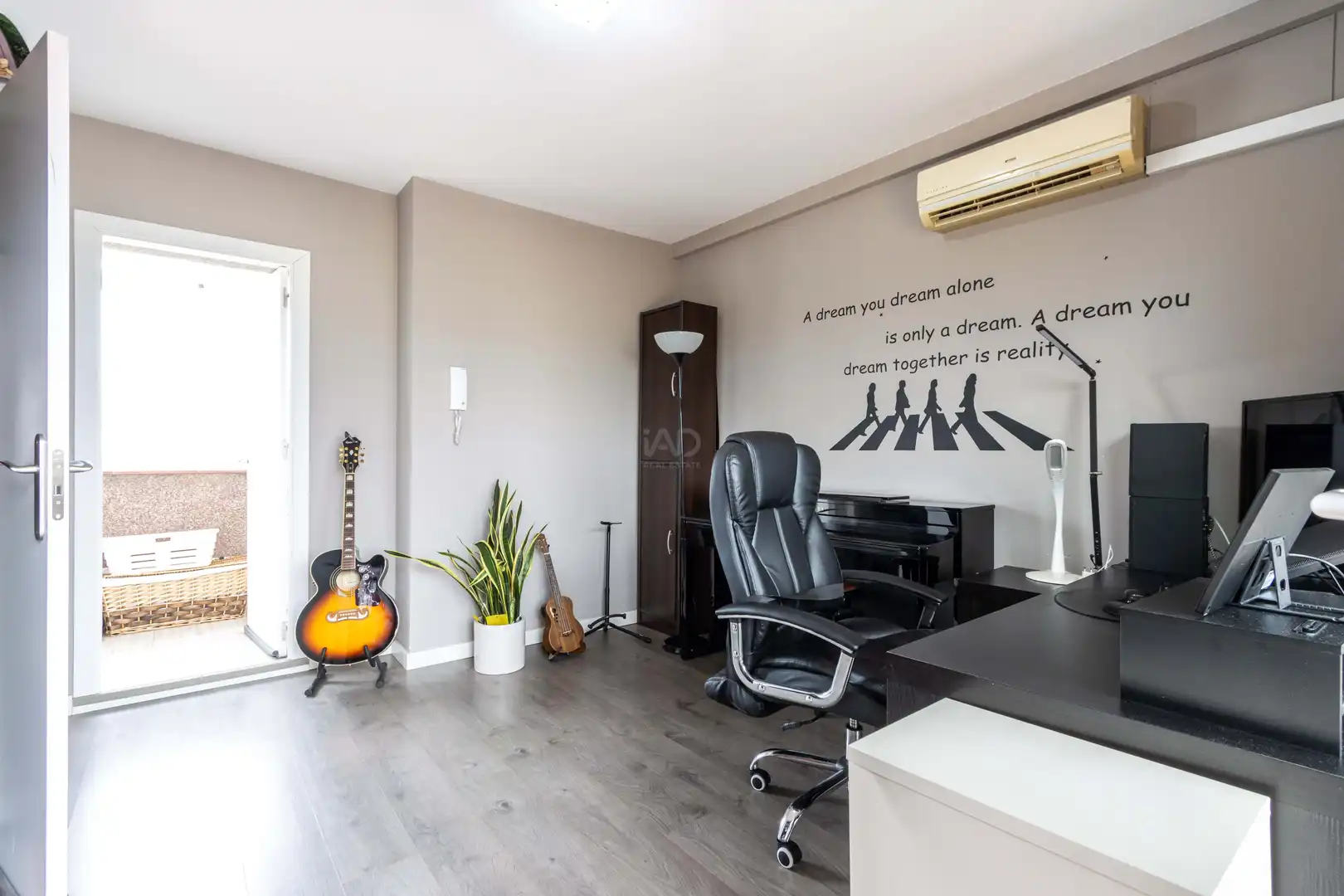 Sala de estar de Casa adosada en venta en Mollet del Vallès con Aire acondicionado, Calefacción y Terraza
