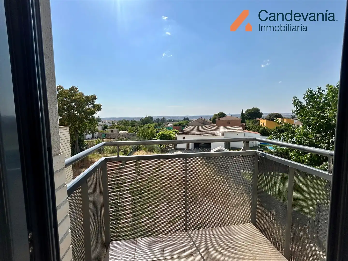 Terrassa de Casa adosada en venda en San Mateo de Gállego amb Aire condicionat, Calefacció i Jardí privat