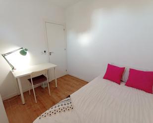 Bedroom of Flat to share in  Valencia Capital  with Air Conditioner and Balcony