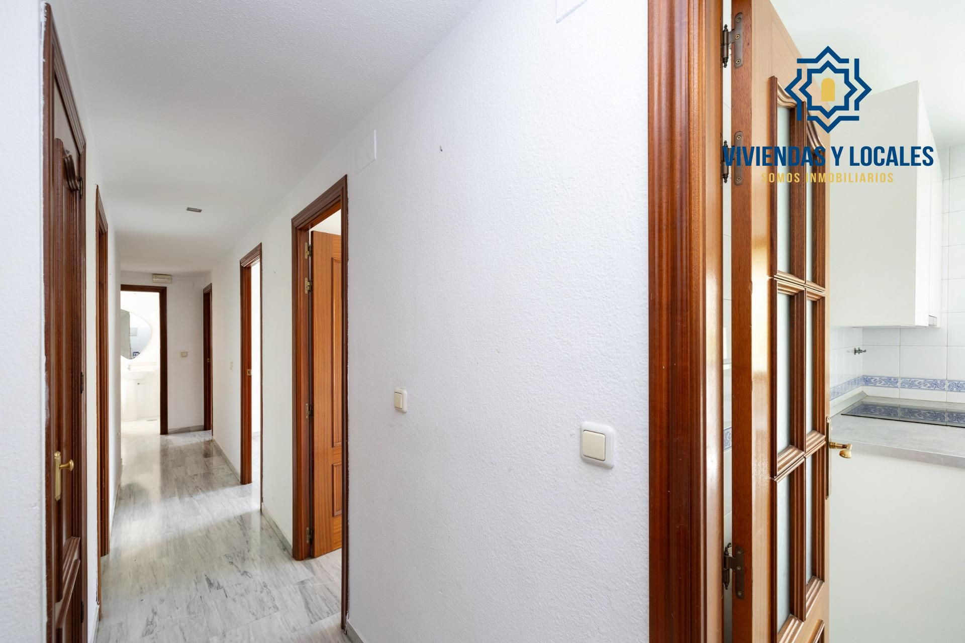 Pis en venda en  Granada Capital amb Terrassa, Balcó i Piscina comunitària