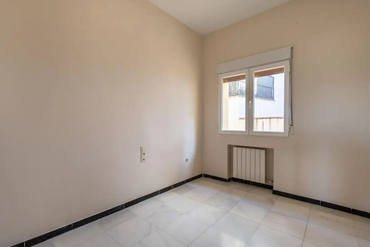 Bedroom of Flat for rent in Granada  with Air Conditioner and Heating