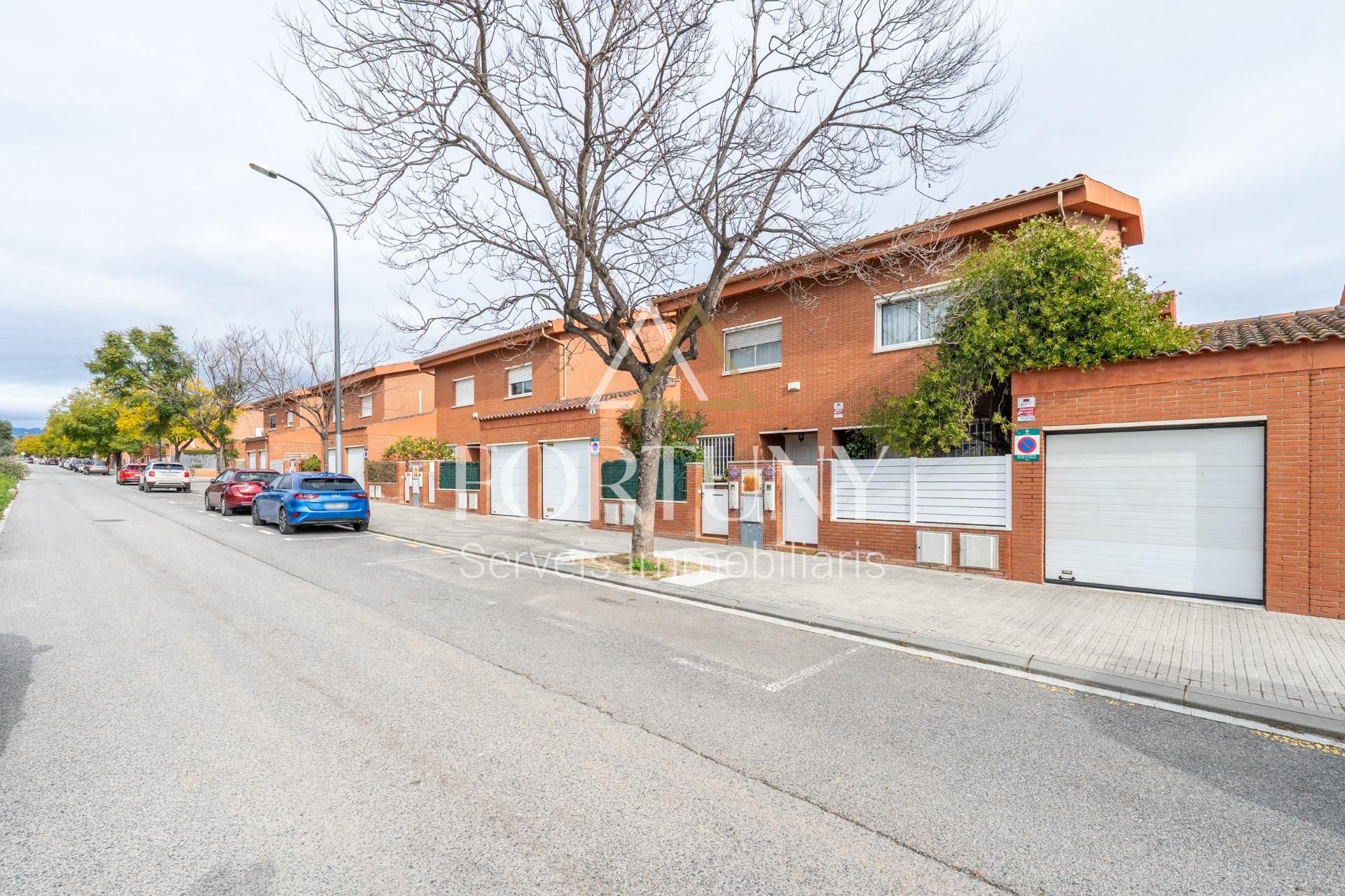 Single-family semi-detached for sale in Calle PERE RIUS I GATELL, Migjorn