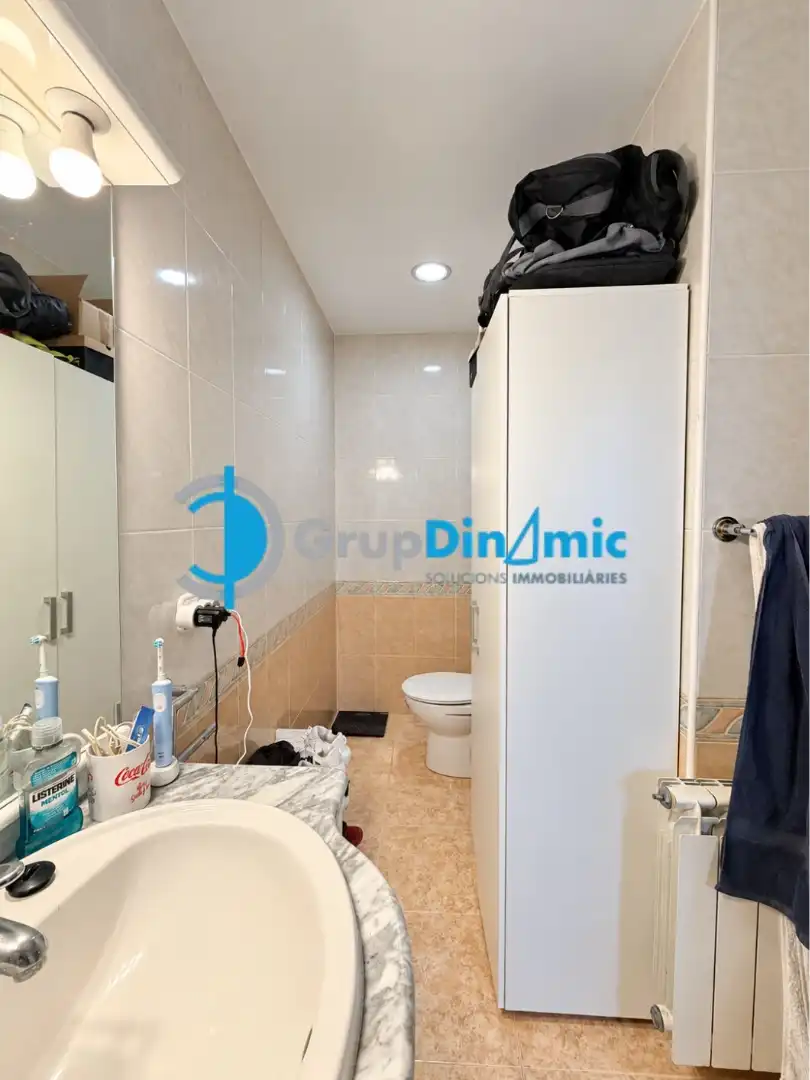 Bathroom of Duplexes for sale in Avinguda Catalunya