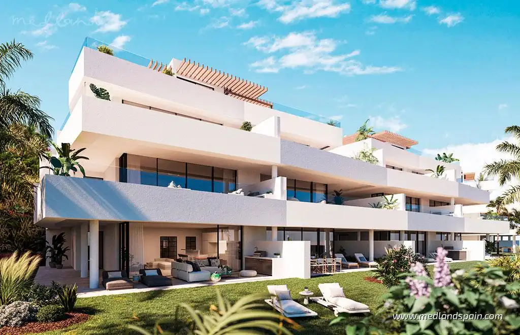 Apartment with pool for sale in Altos de Estepona, imagen 2