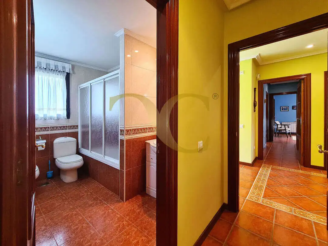 Baño de Casa o chalet en venta en Gijón  con Calefacción, Jardín privado y Terraza