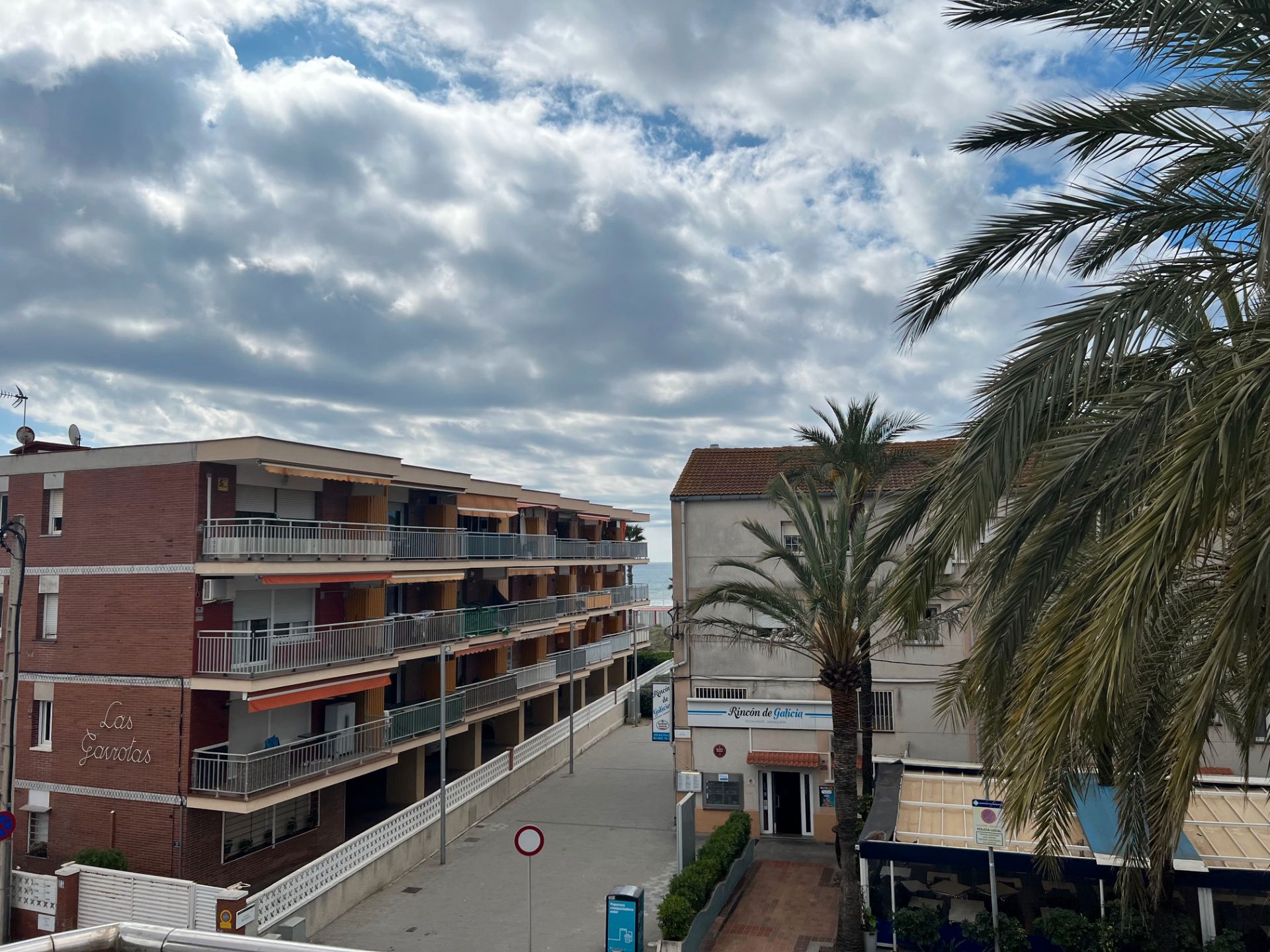 Vista exterior de Apartament en venda en Castelldefels amb Balcó