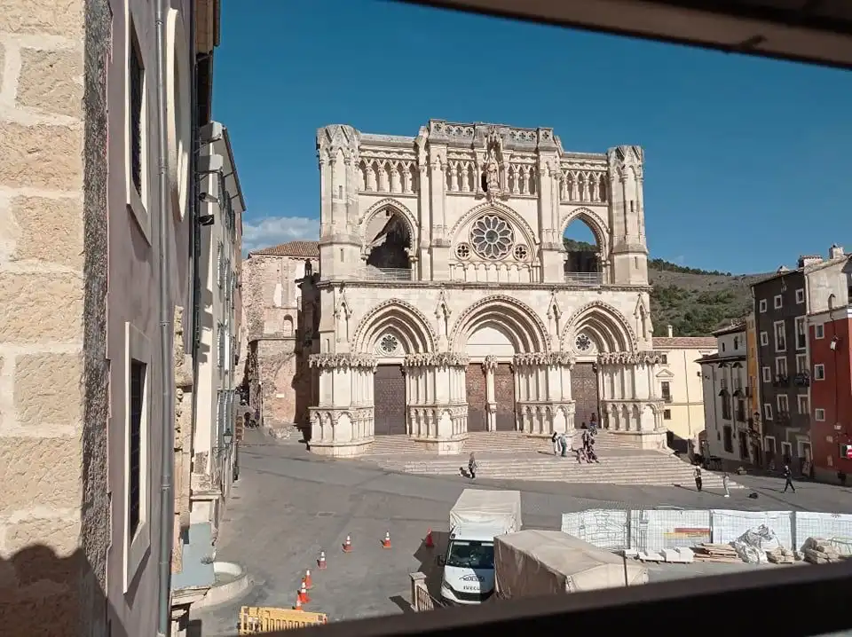 Vista exterior de Casa o xalet en venda en Cuenca amb Calefacció i Balcó