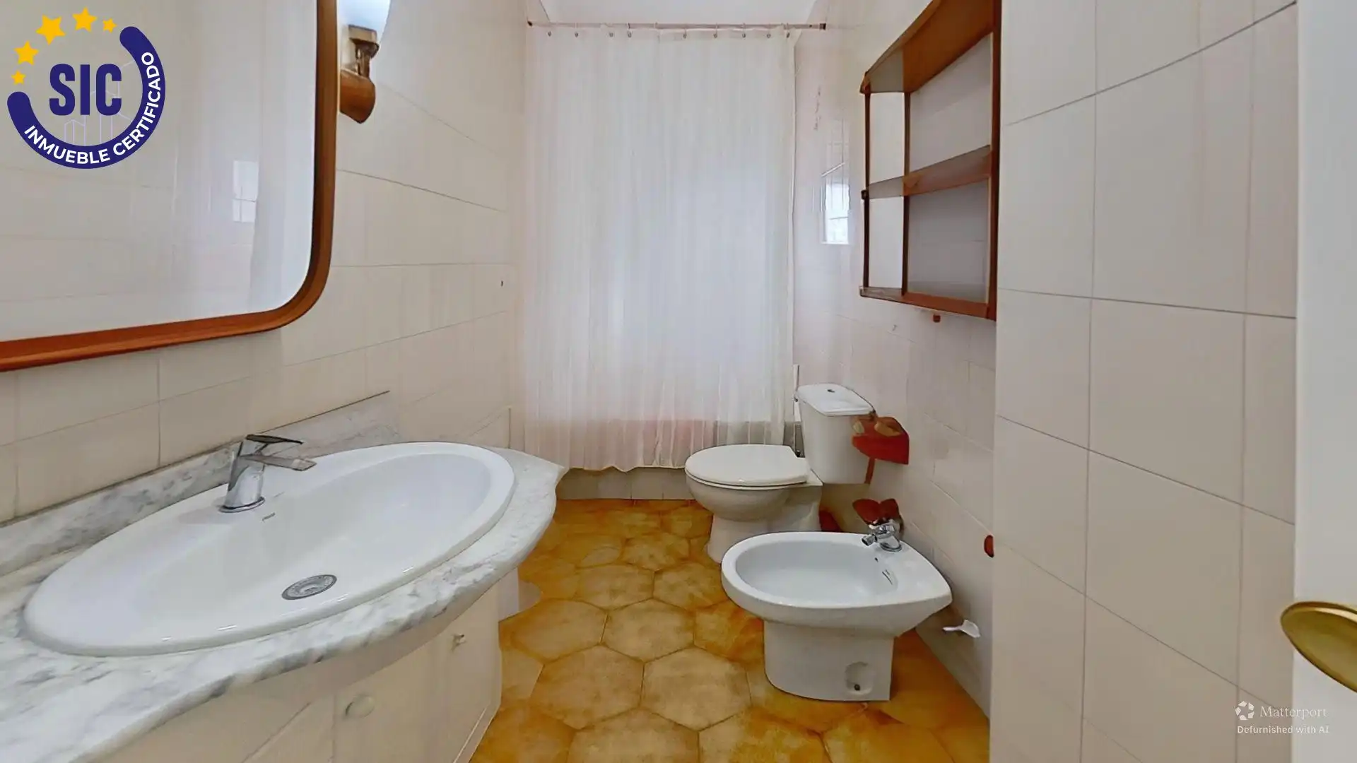 Bany de Casa o xalet en venda en Chiva amb Jardí privat, Terrassa i Traster