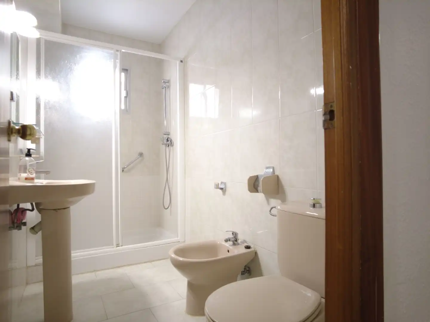 Baño de Piso en venta en Marbella con Amueblado y Balcón