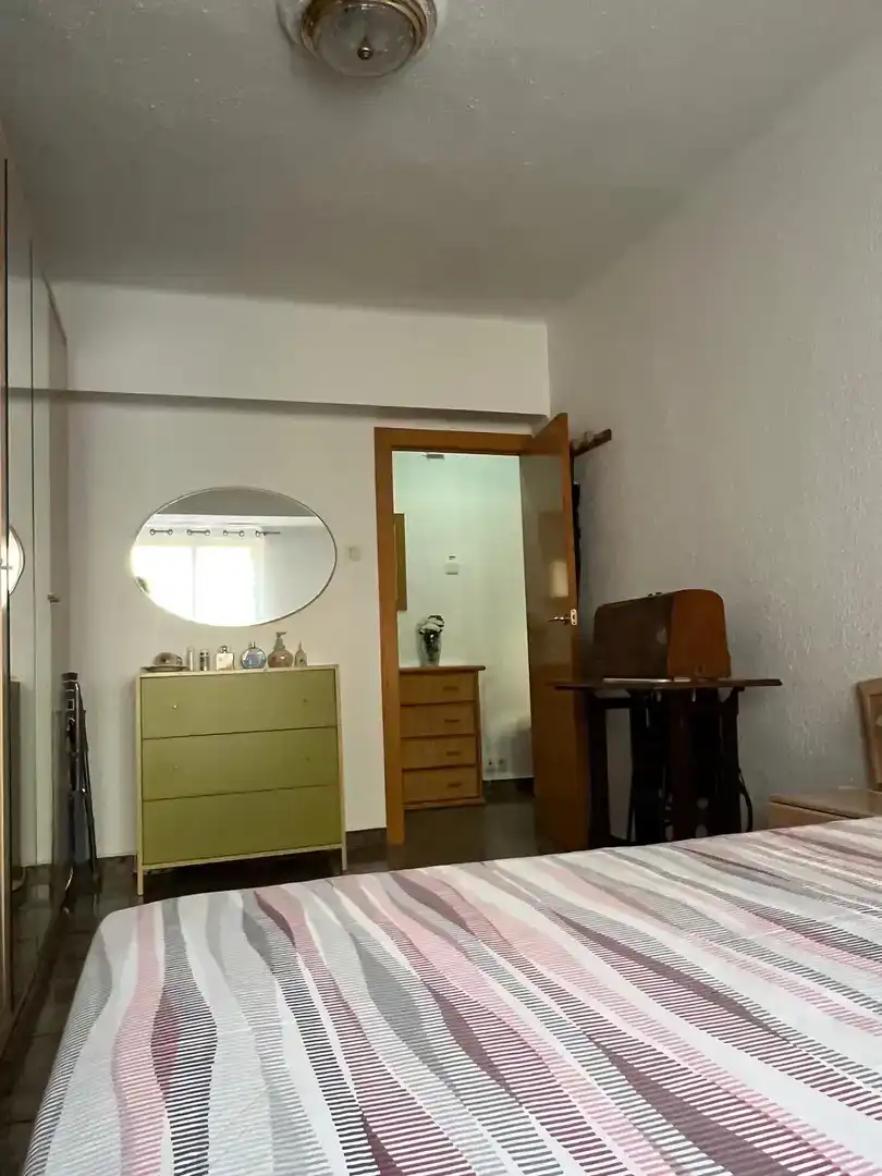 Dormitori de Pis en venda en  Valencia Capital amb Aire condicionat i Balcó