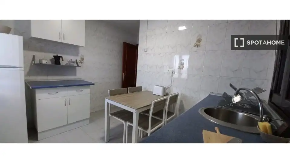 Kitchen of Apartments for share in Camargo  with Air Conditioner, Heating and Terrace
