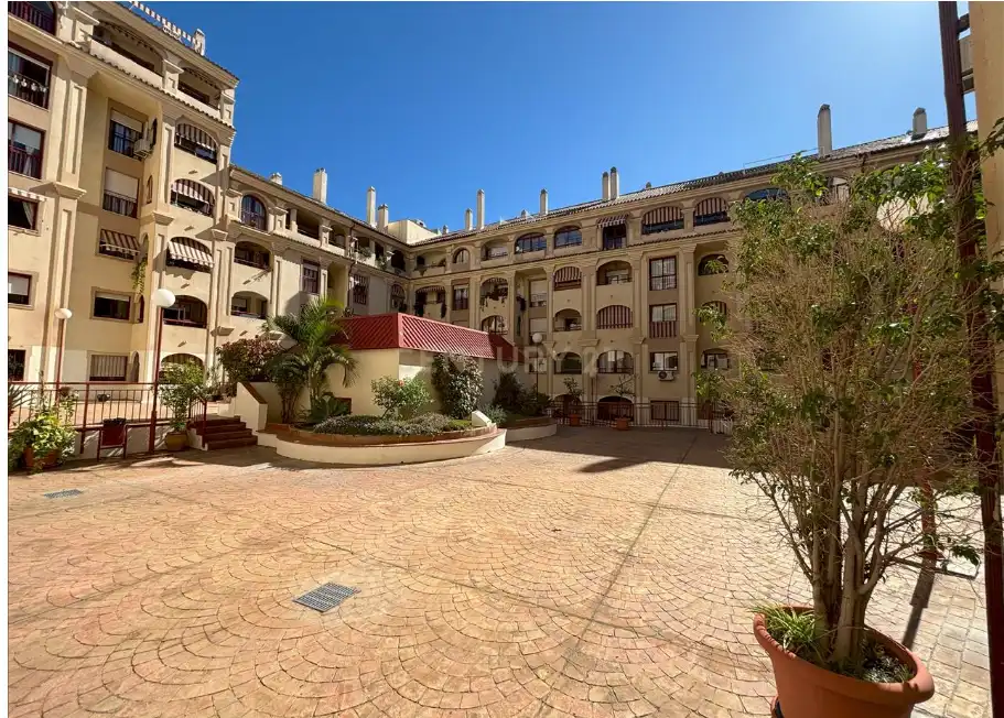 Vista exterior de Dúplex en venta en Benalmádena