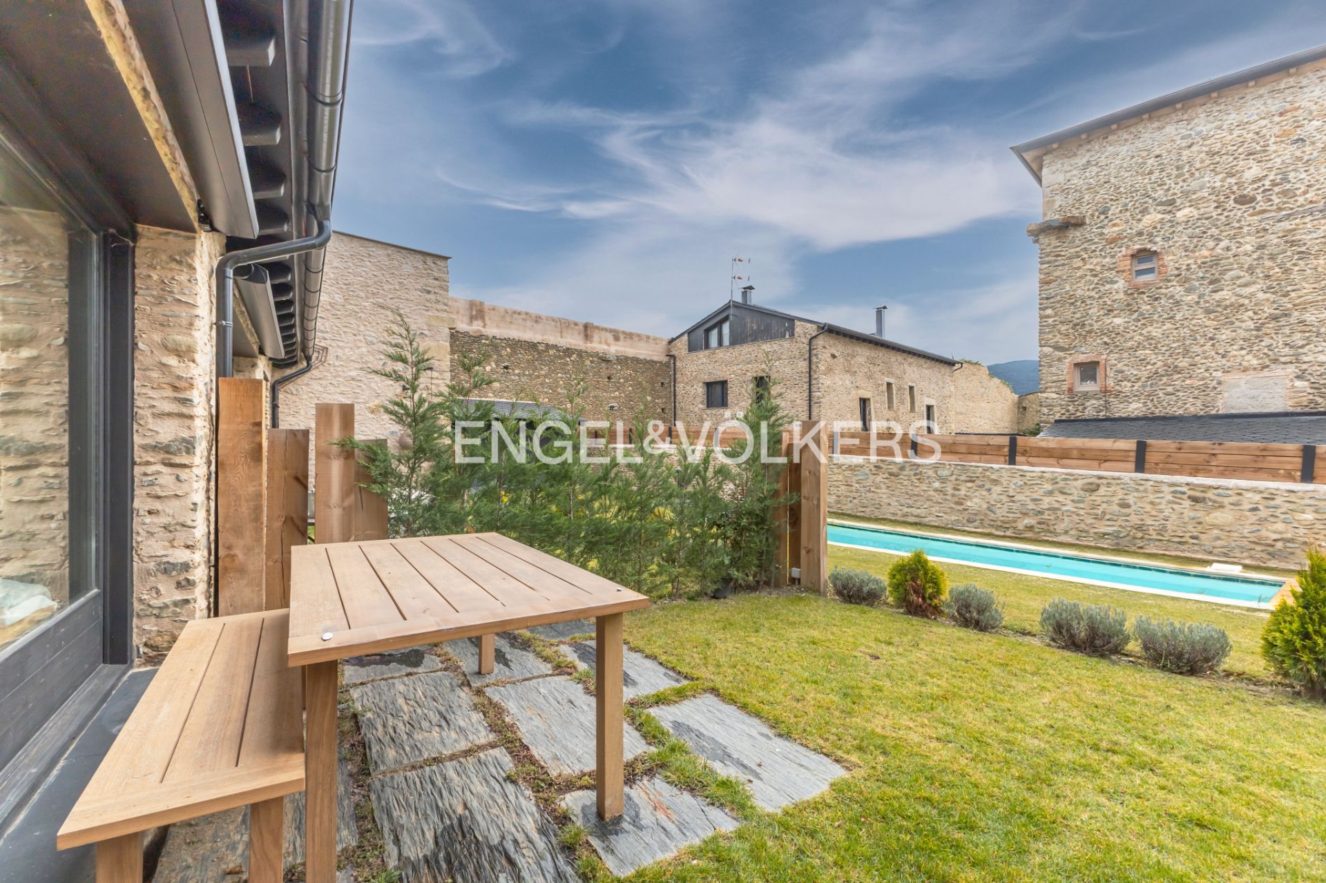 Terrassa de Casa adosada en venda en Puigcerdà amb Calefacció, Jardí privat i Parquet