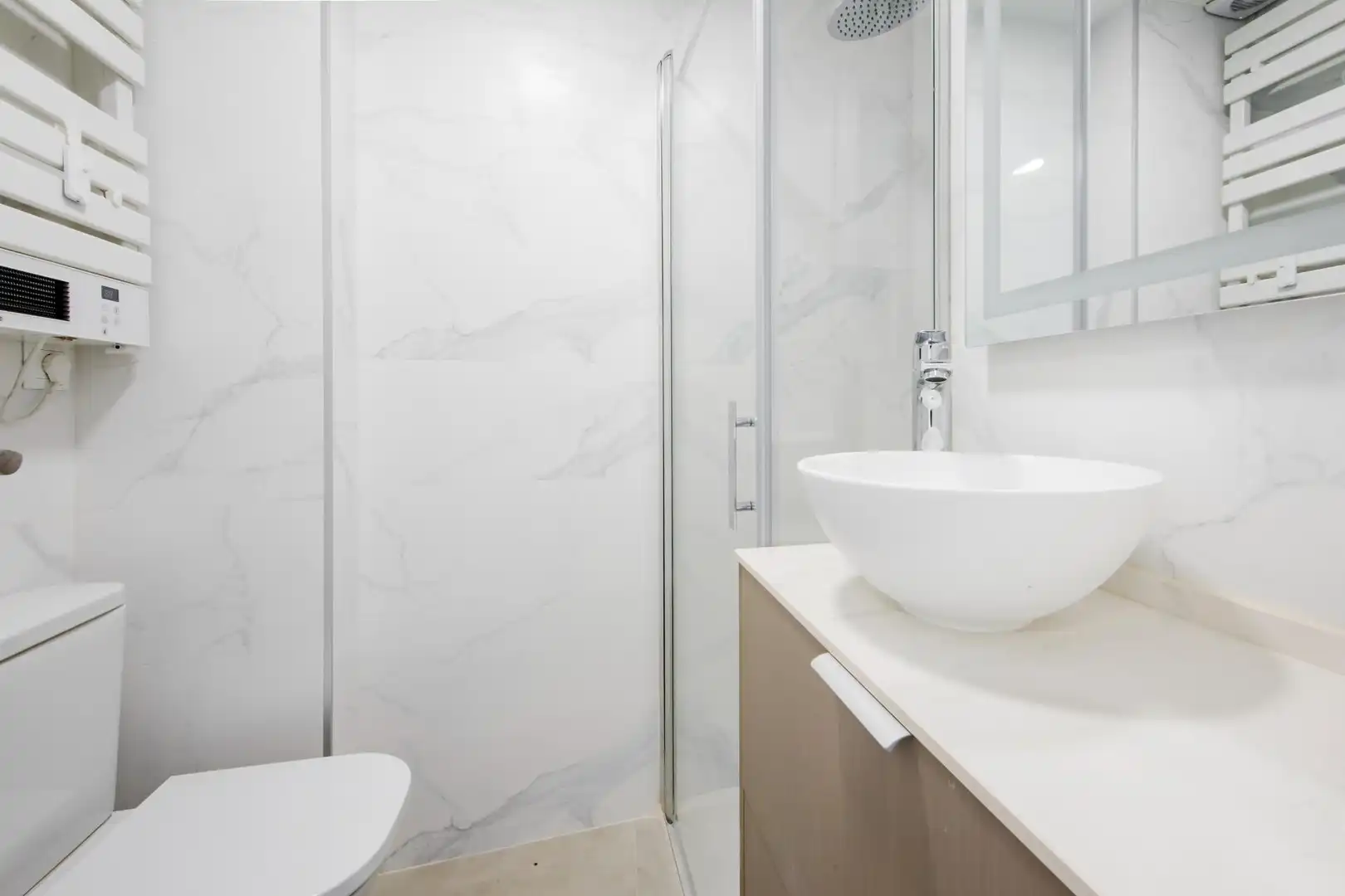 Bathroom of Flat for sale in Madrid