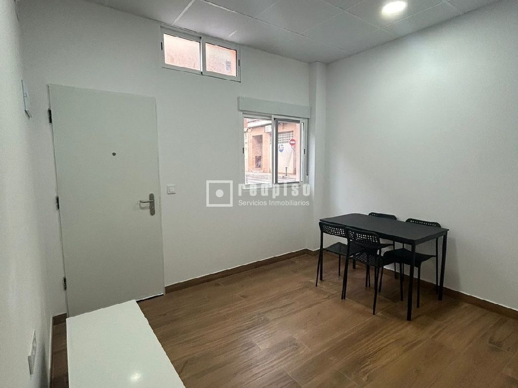 Bedroom of Flat to rent in Alicante / Alacant