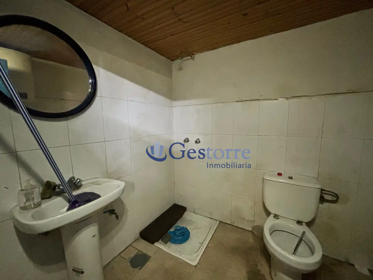 Baño de Local en venta en Oviedo 