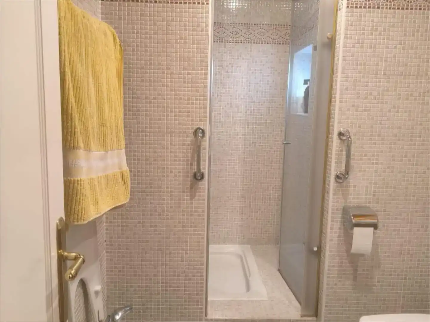 Badezimmer von Wohnung zum Verkauf in Torrelodones mit Klimaanlage, Schwimmbad und Balkon