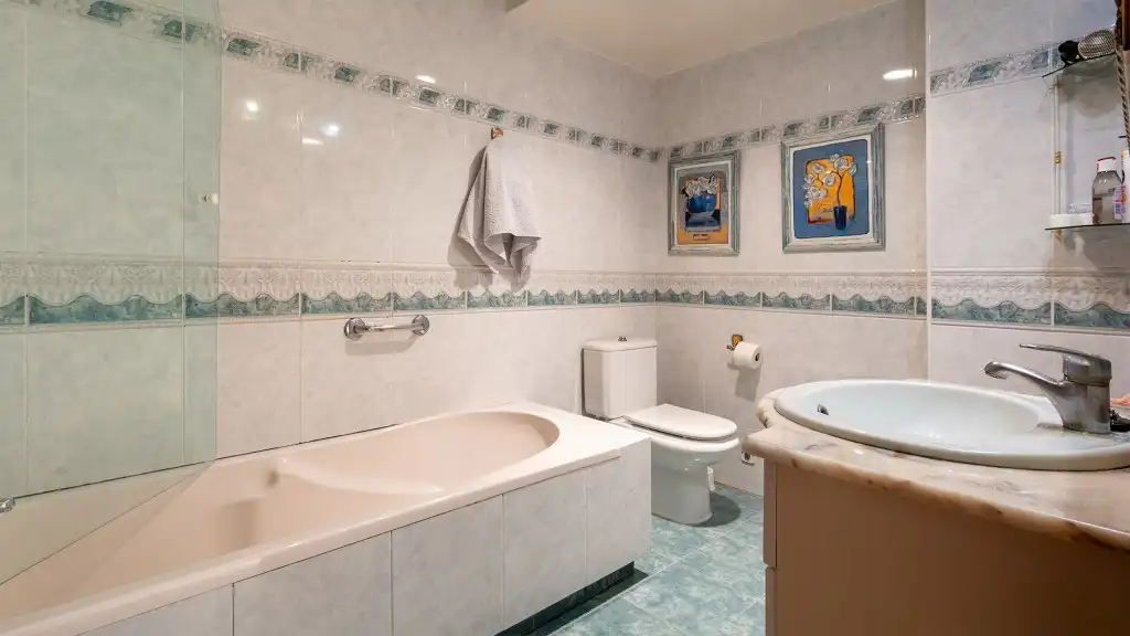 Bathroom of Apartments for sale in Calvià  with Terrace and Storage room