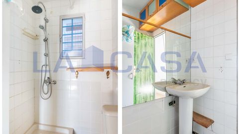 Foto 2 de Piso en venta en Calle Guadalcanal, Cruz Roja, Sevilla Capital