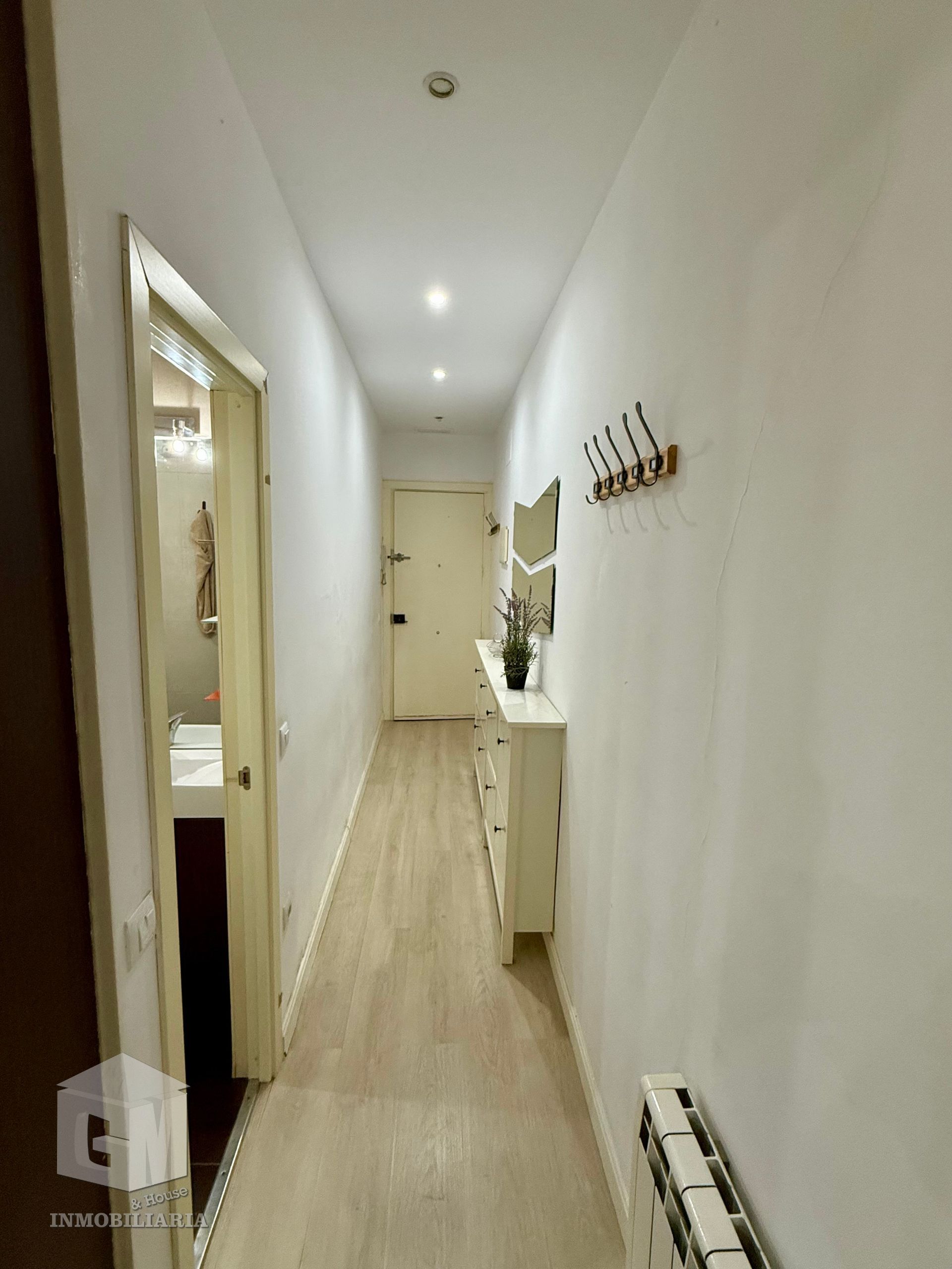 Flat for sale in  Madrid Capital  with Air Conditioner, Heating and Furnished
