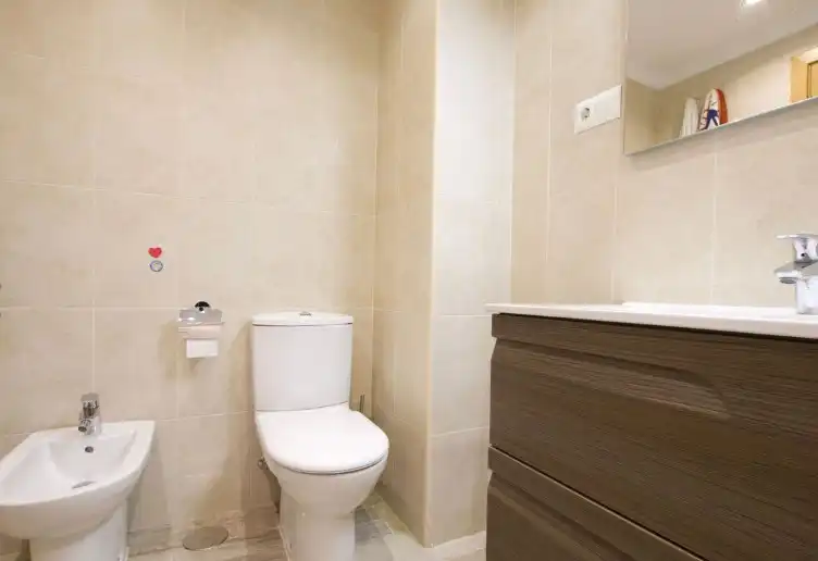 Badezimmer von Wohnung zum Verkauf in Marbella mit Klimaanlage, Heizung und Privatgarten
