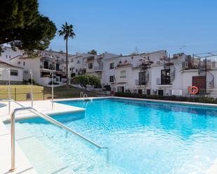 Piscina de Casa adosada en venda en Marbella amb Calefacció, Terrassa i Traster