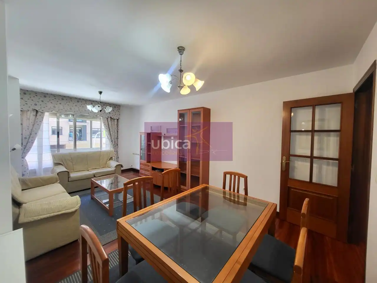 Sala d'estar de Pis en venda en Vigo  amb Calefacció, Parquet i Terrassa