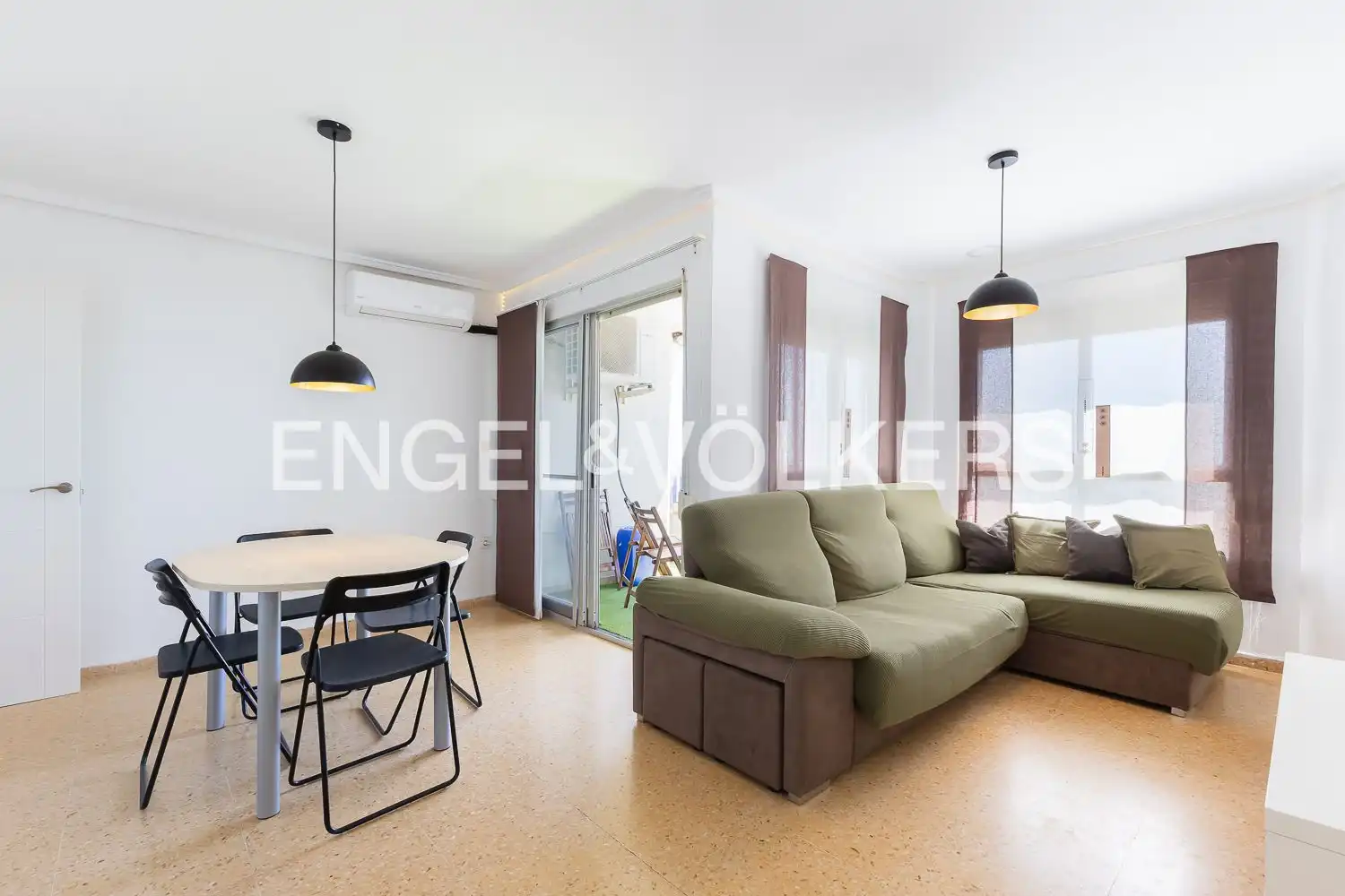 Wohnzimmer von Wohnung zum Verkauf in Valencia mit Klimaanlage, Heizung und Balkon