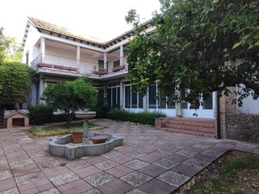 Casa amb jardí en venda a Norte-Sierra