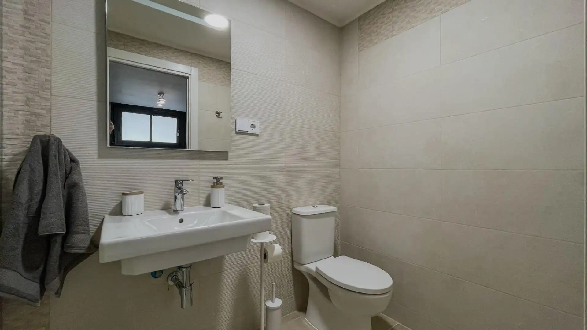 Badezimmer von Dachboden zum Verkauf in Finestrat mit Klimaanlage, Terrasse und Möbliert