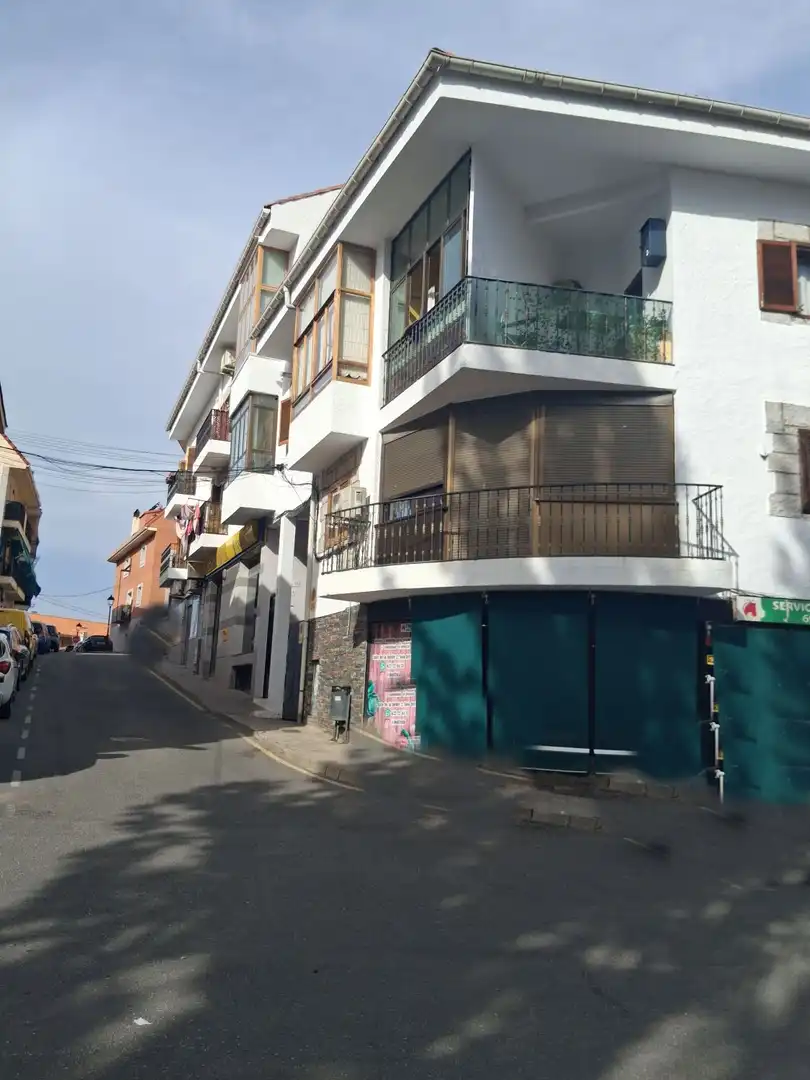 Vista exterior de Pis en venda en Soto del Real amb Calefacció, Parquet i Terrassa
