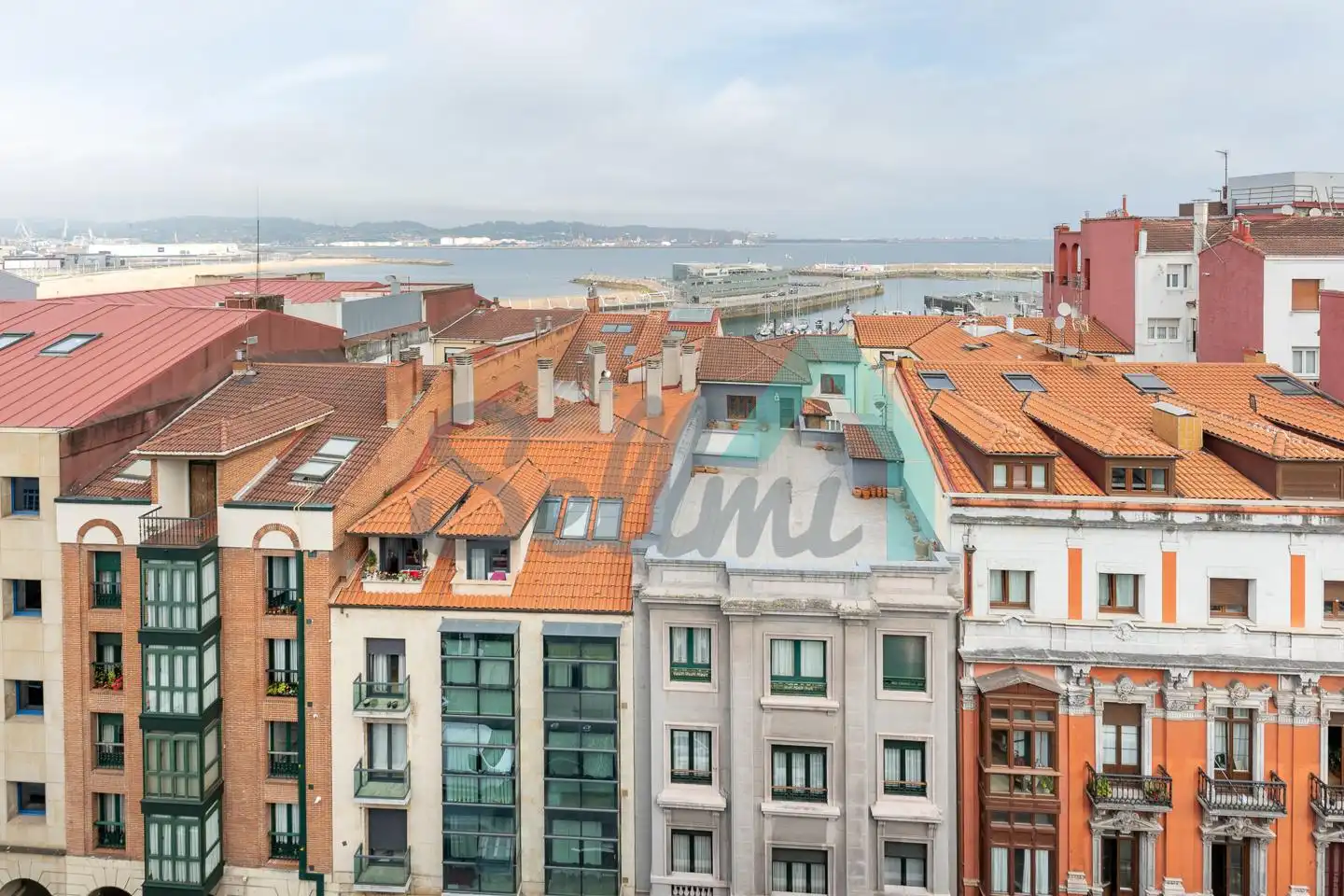 Außenansicht von Dachboden zur Miete in Gijón  mit Heizung, Parkett und Terrasse