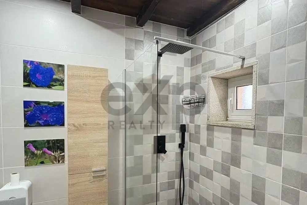 Badezimmer von Country house zum Verkauf in Touro mit Privatgarten und Terrasse
