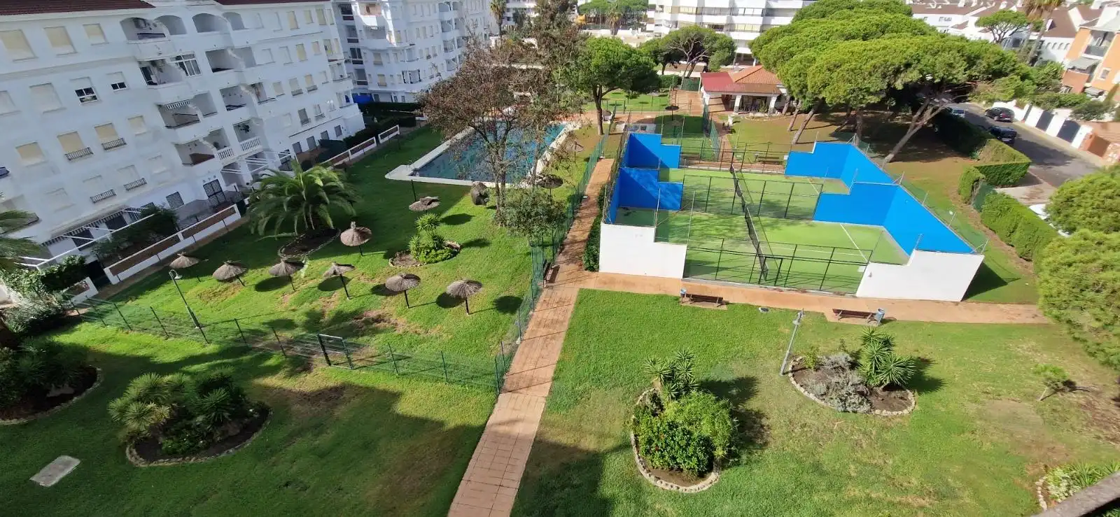Piscina de Pis en venda en El Portil amb Traster, Moblat i Balcó