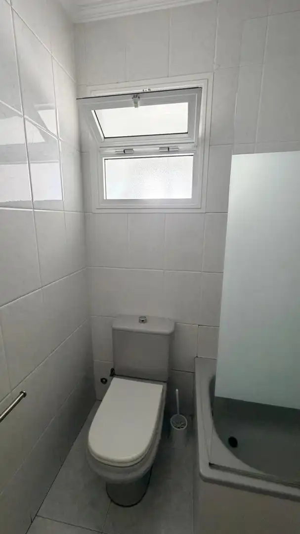 Badezimmer von Wohnung zur Miete in Ferrol mit Möbliert und Internet