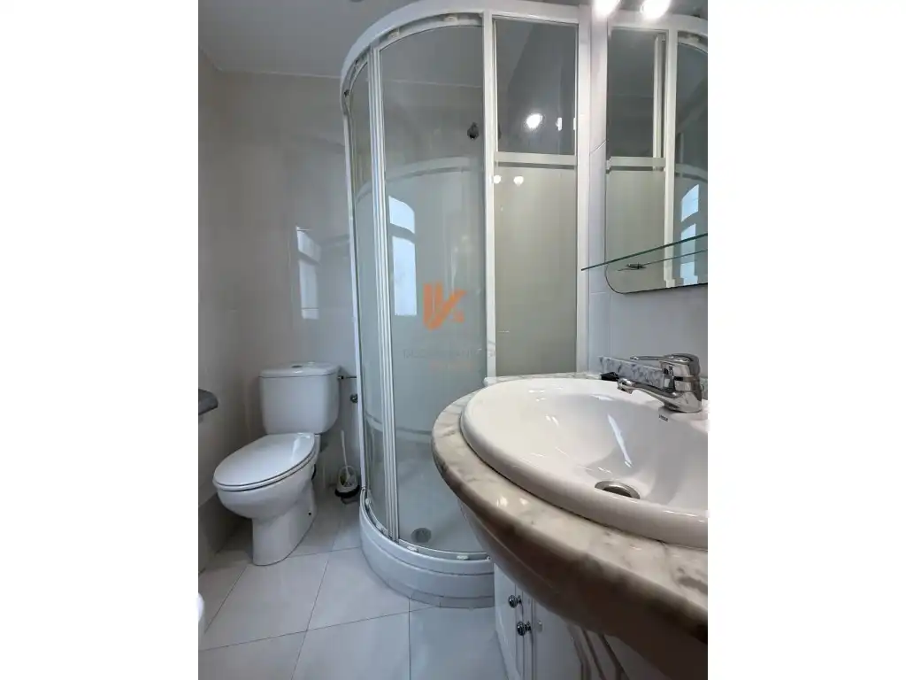 Bathroom of Apartments for sale in Ensanche - Sar