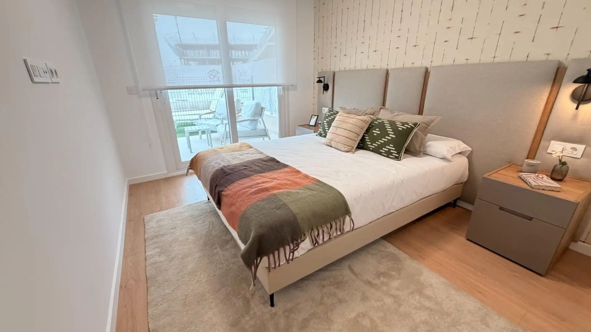 Habitación de Planta baja en venta en Monforte del Cid con Aire acondicionado, Jardín privado y Terraza