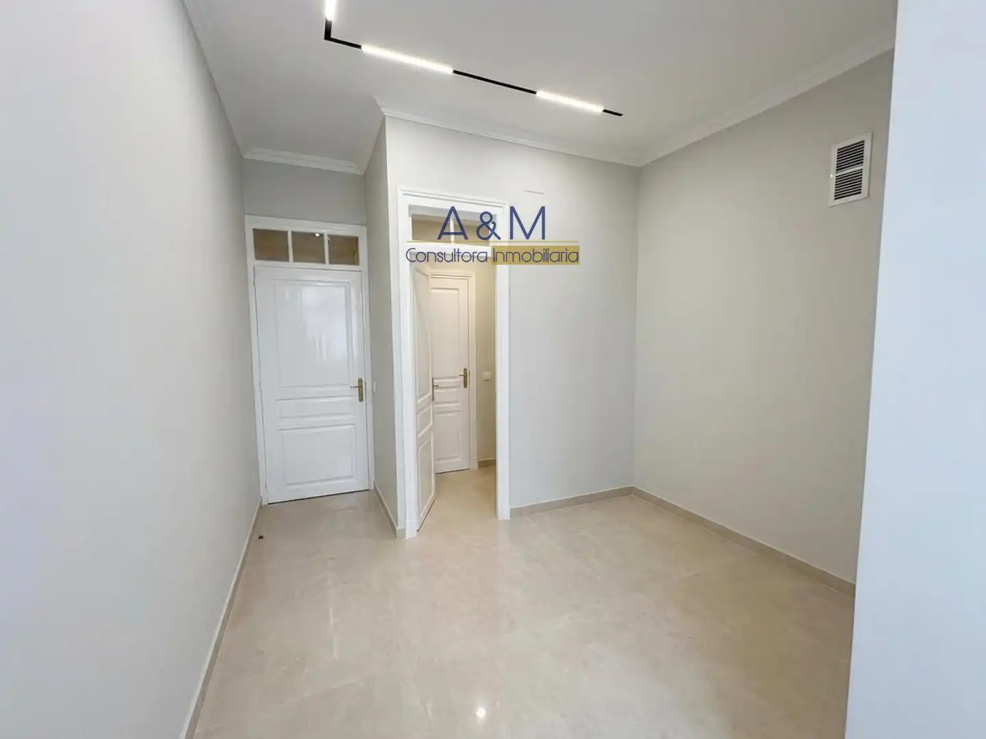 Buildings for sale in Manteria, Centro