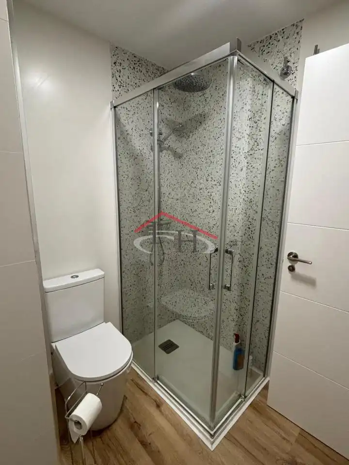 Bathroom of Flat for sale in León Capital   with Heating, Parquet flooring and Terrace