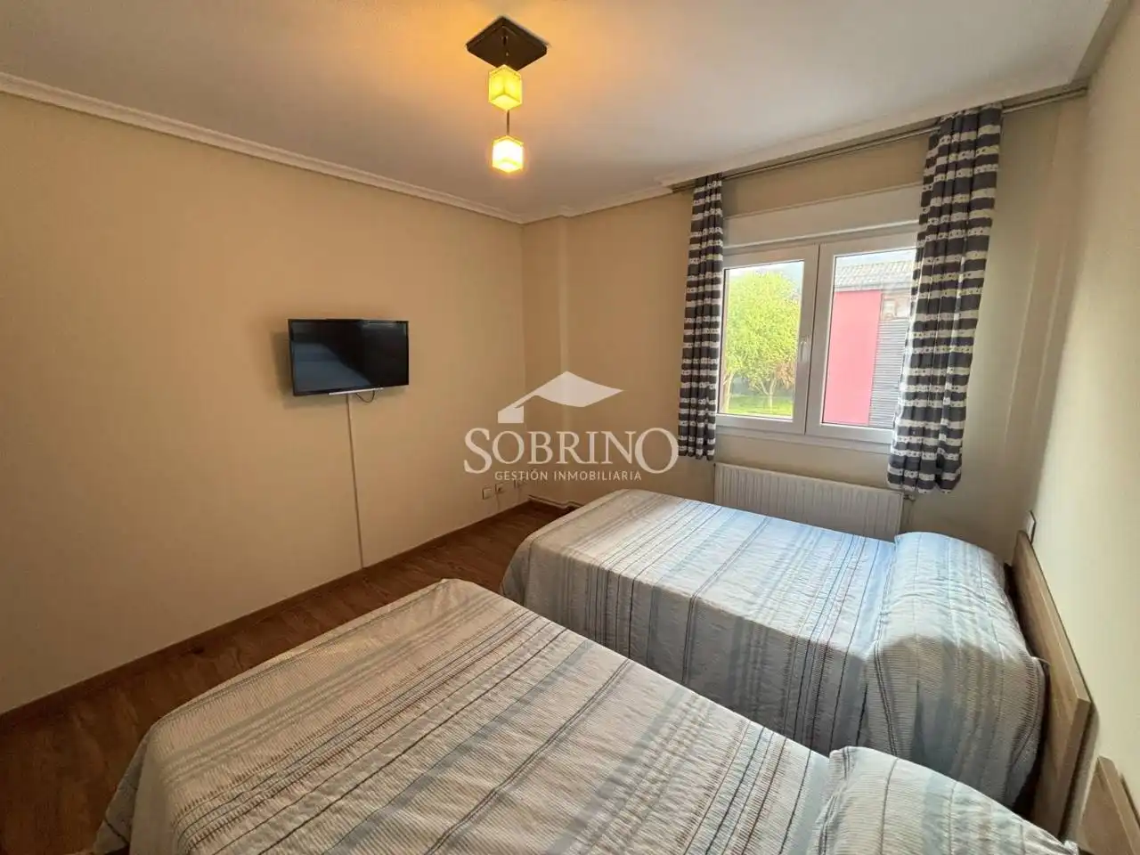 Schlafzimmer von Wohnungen zum Verkauf in Llanes mit Heizung