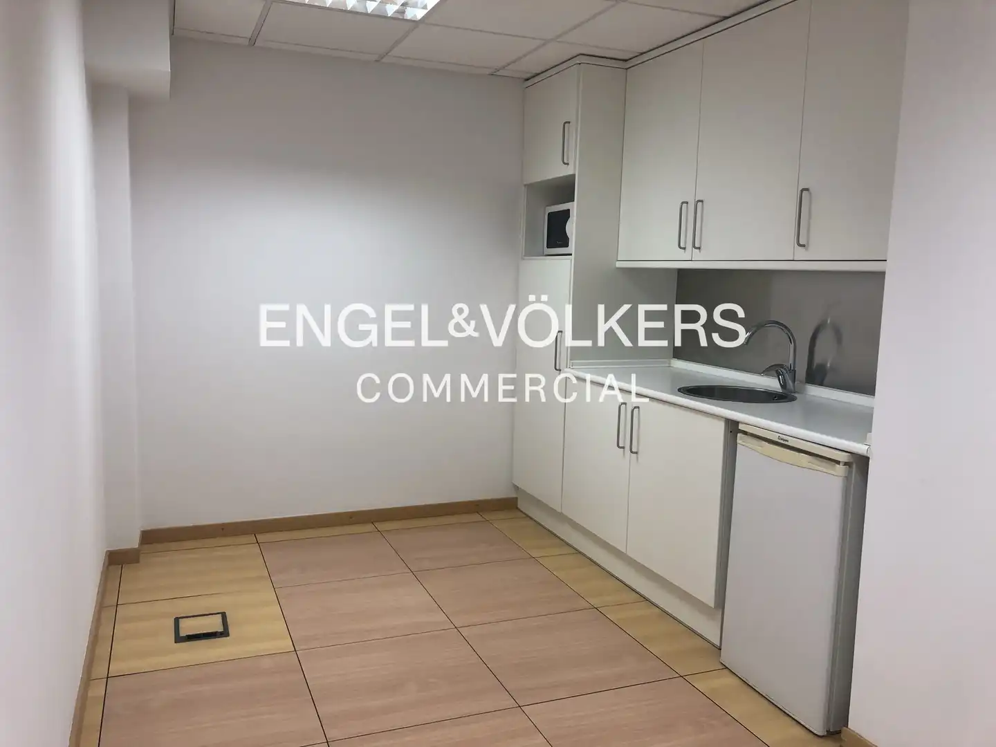 Büro zur Miete in Barcelona mit Klimaanlage und Terrasse