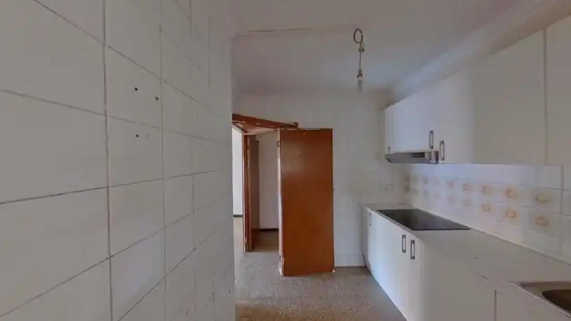 Küche von Wohnung zum Verkauf in Salt