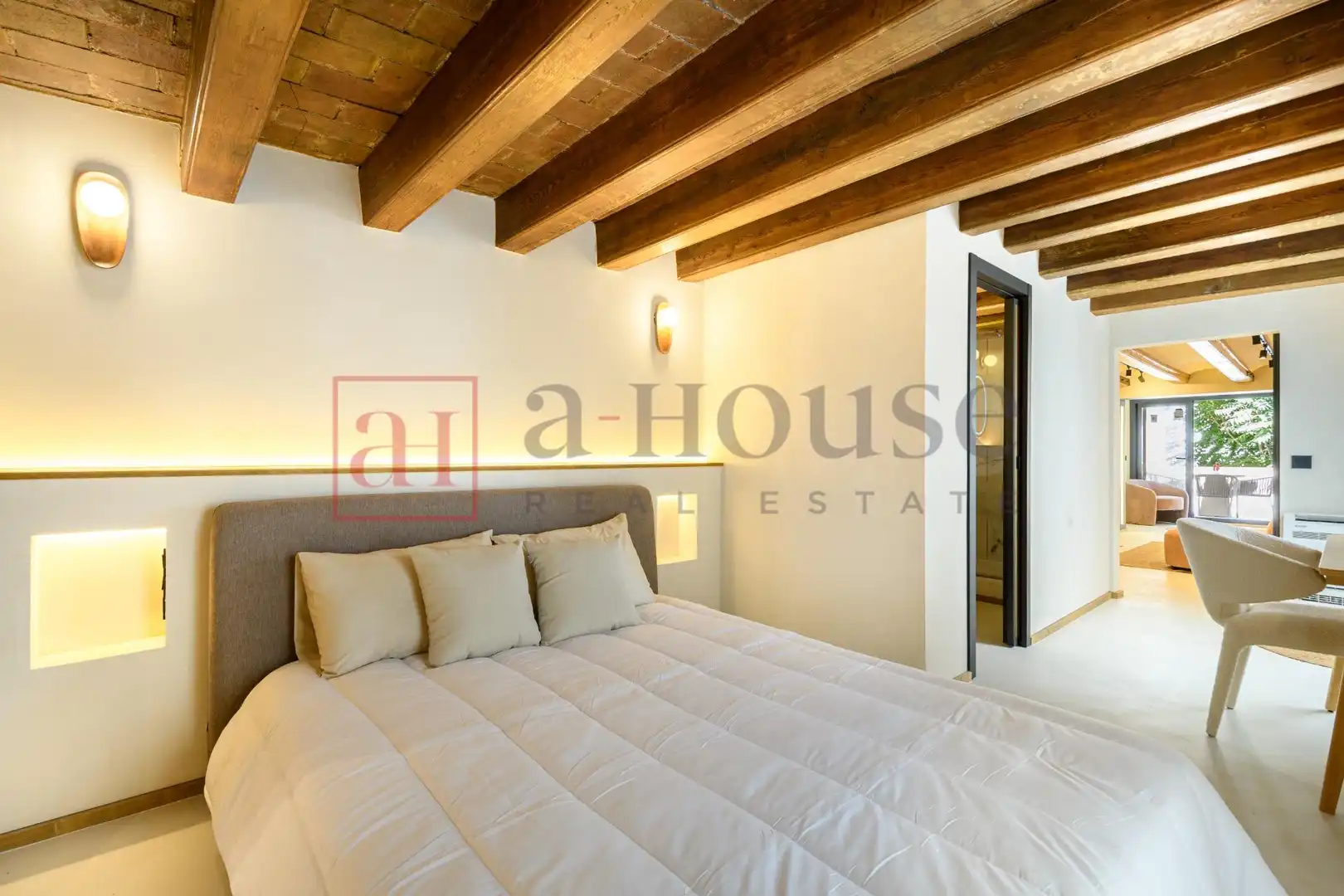 Penthouse with terrace for sale in Carrer Carrer Sèneca, imagen 28