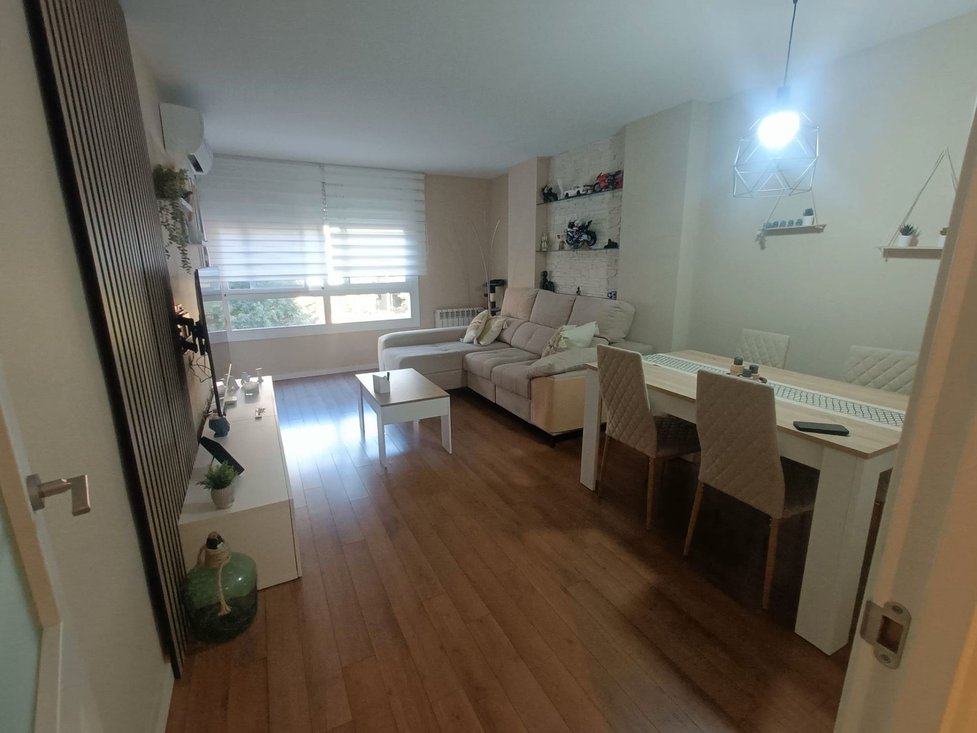 Living room of Flat for sale in Rubí  with Air Conditioner, Heating and Parquet flooring