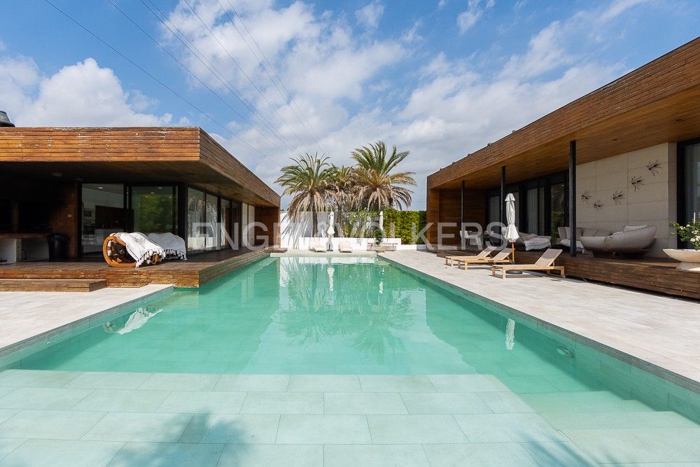 Piscina de Finca rústica de lloguer en Manises amb Aire condicionat, Calefacció i Jardí privat