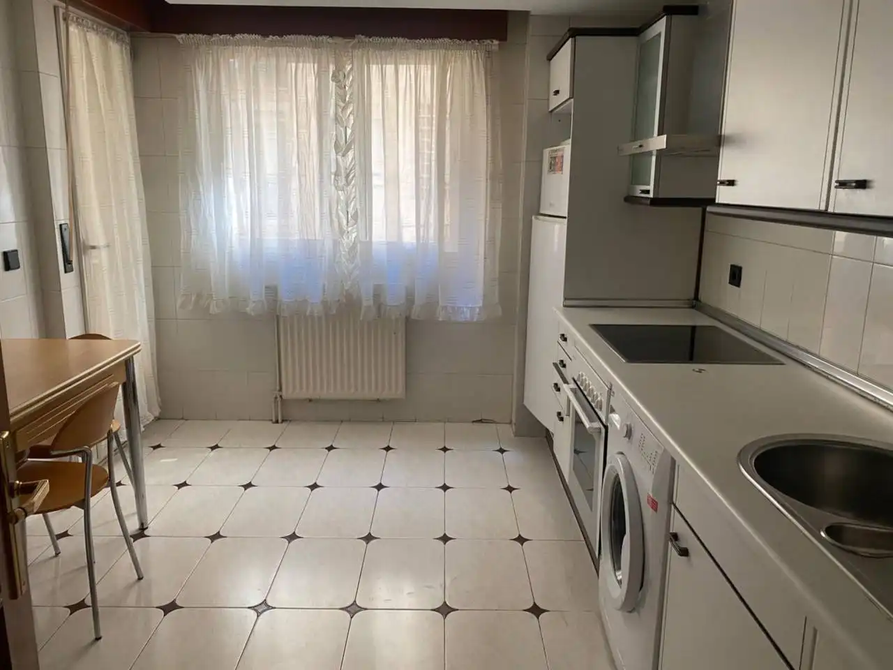 Cuina de Pis de lloguer en Burgos amb Calefacció, Parquet i Terrassa