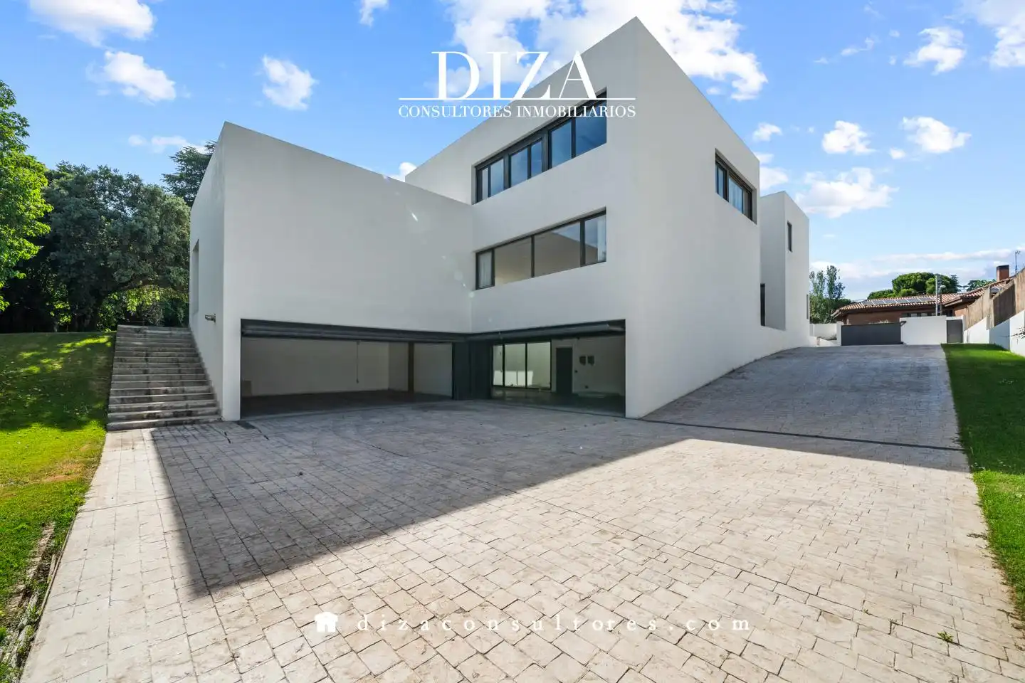 Vista exterior de Casa o chalet en venta en Madrid