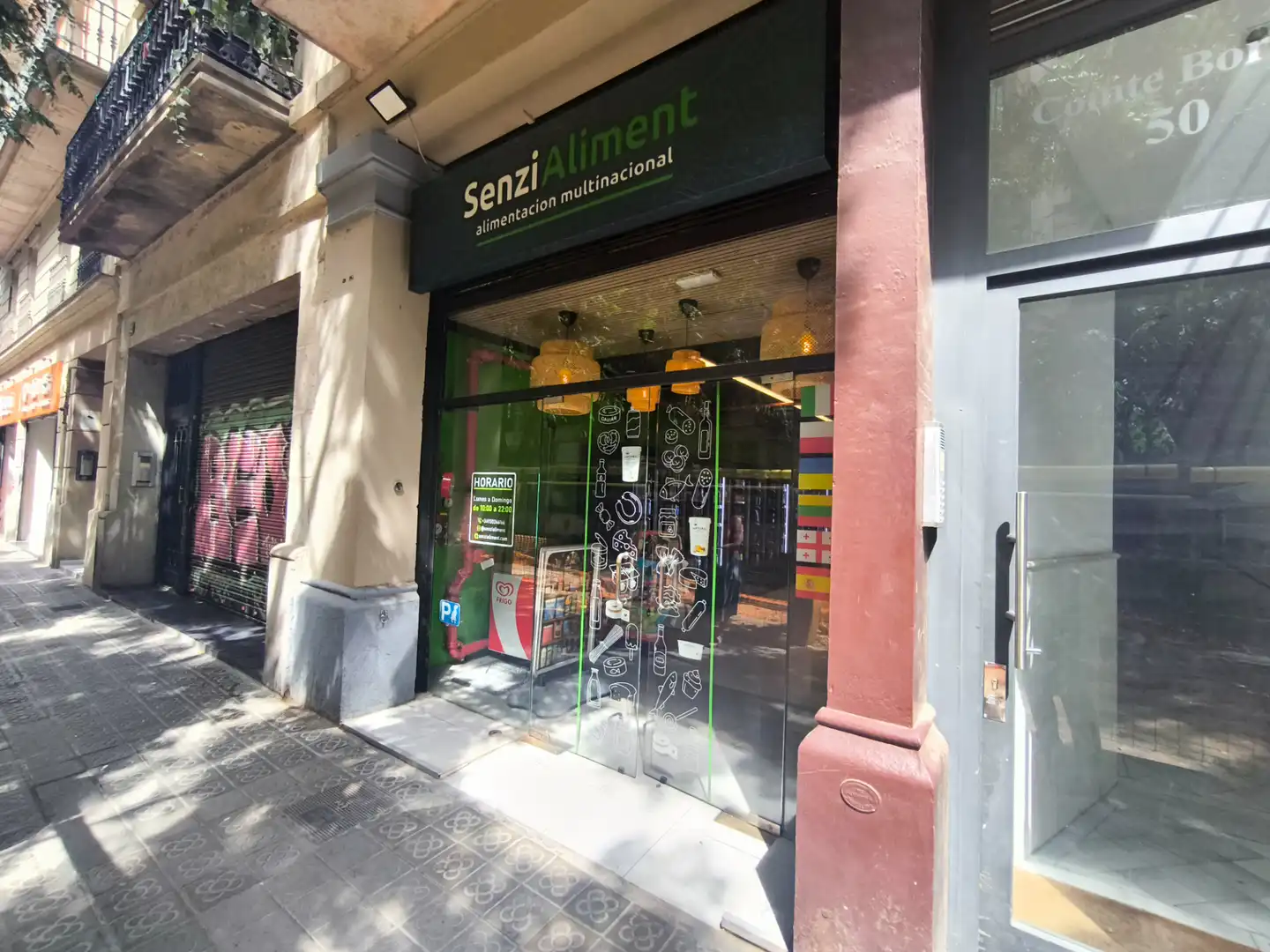 Local en traspas en Barcelona amb Aire condicionat i Moblat